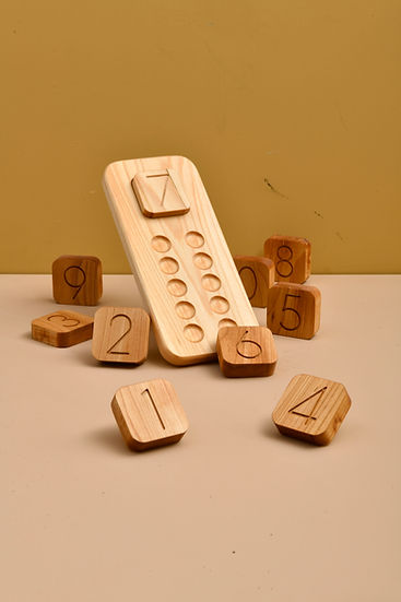 Wooden Toy | Digit Cubes and Walnut Tray